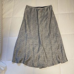 White and black midi skirt